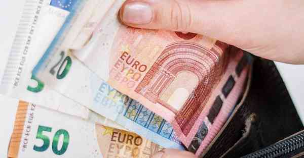 女人肾虚脱发的表现